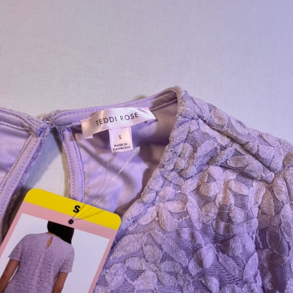 TEDDI ROSE Purple Lace Overlay Short Sleeve Tunic Top Blouse Size S - Picture 3 of 7